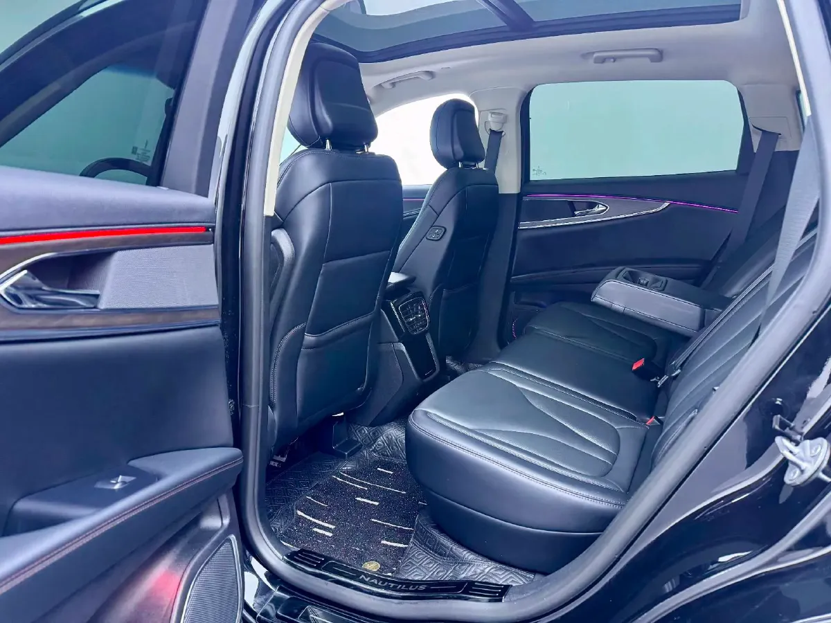 2021 Lincoln Nautilus 2.0T 245HP L4 8AT,autocango,china used car exporter,china ev exporter,chinese used car exporter,chinese used ev exporter