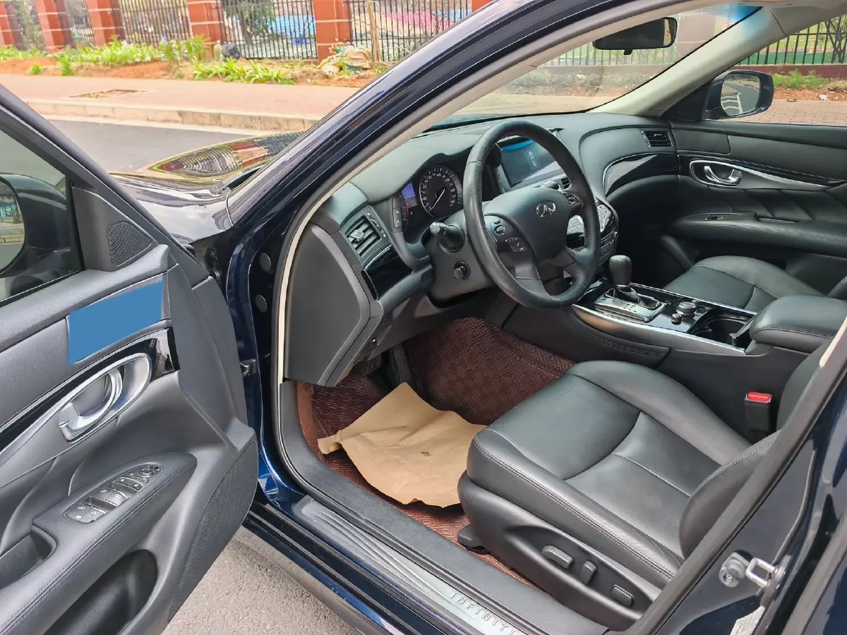 2019 Alfa Romeo Giulia 2.0T 280HP L4 8AT,autocango,china used car exporter,china ev exporter,chinese used car exporter,chinese used ev exporter