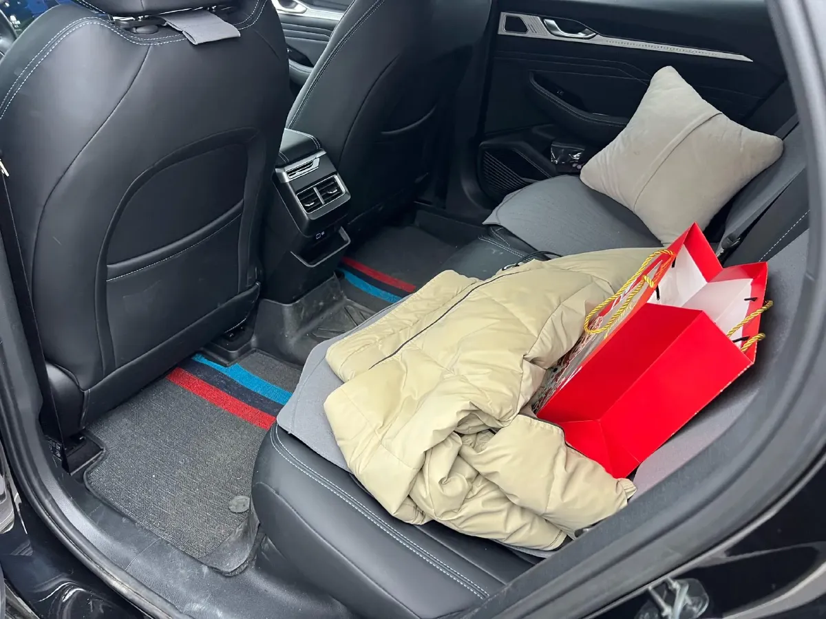 2025 Geely Preface 1.5T 181HP L4 7DCT,autocango,china used car exporter,china ev exporter,chinese used car exporter,chinese used ev exporter