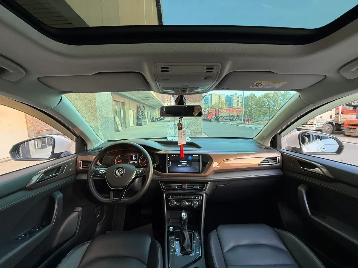 2019 MINI MINI 1.5T 102HP L3 7DCT,autocango,china used car exporter,china ev exporter,chinese used car exporter,chinese used ev exporter