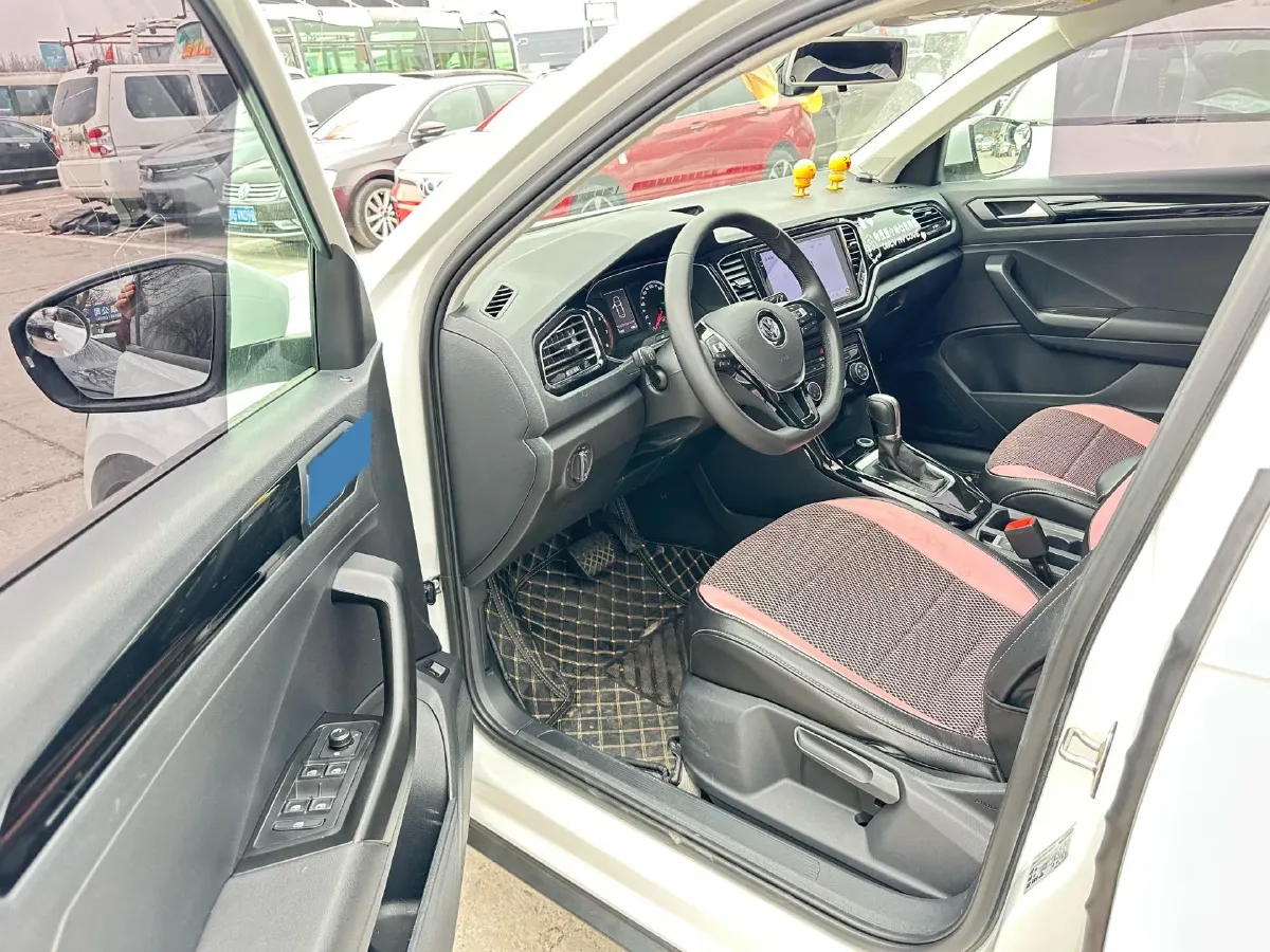 2019 Volkswagen T-Roc 1.4T 150HP L4 7DCT,autocango,china used car exporter,china ev exporter,chinese used car exporter,chinese used ev exporter