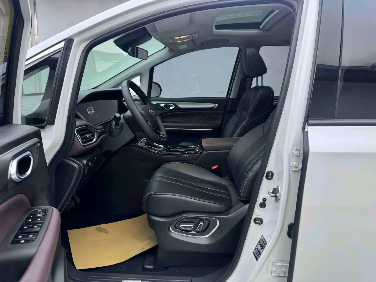 2023 GAC Trumpchi M6 1.5T 177HP L4 7DCT,autocango,china used car exporter,china ev exporter,chinese used car exporter,chinese used ev exporter