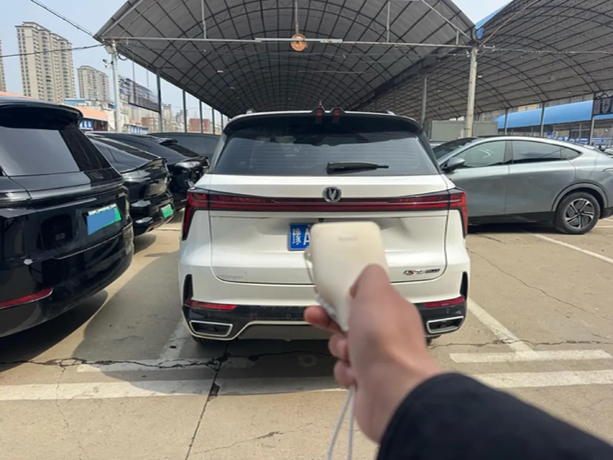 2024 ChangAn CS75 Plus 1.5T 188HP L4 8AT,autocango,china used car exporter,china ev exporter,chinese used car exporter,chinese used ev exporter