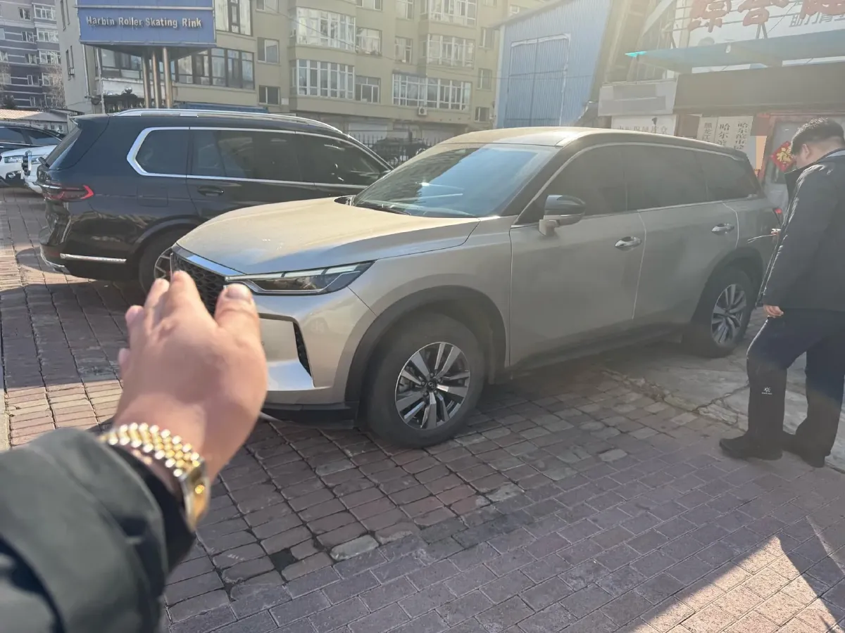 2022 Infiniti QX60 2.0T 252HP L4 9AT,autocango,china used car exporter,china ev exporter,chinese used car exporter,chinese used ev exporter