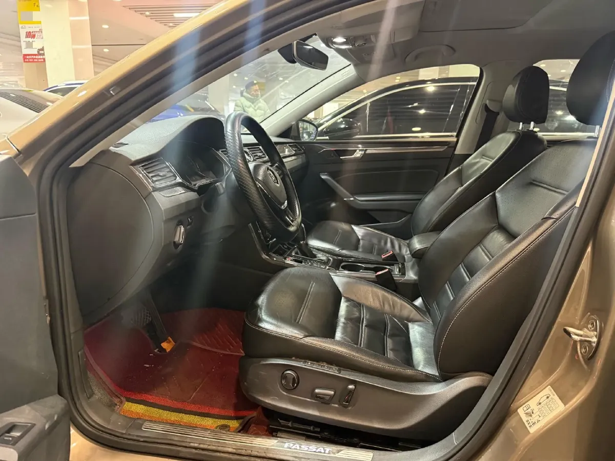 2017 Volkswagen Passat 1.8T 180HP L4 7DCT,autocango,china used car exporter,china ev exporter,chinese used car exporter,chinese used ev exporter