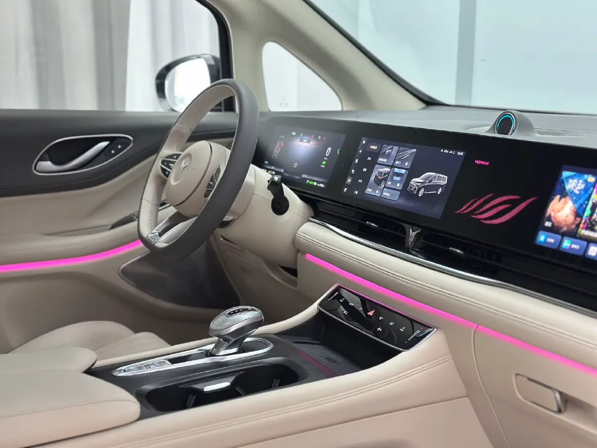 2022 Voyah Dream 1.5T 136HP L4 PHEV 25.57KWH,autocango,china used car exporter,china ev exporter,chinese used car exporter,chinese used ev exporter