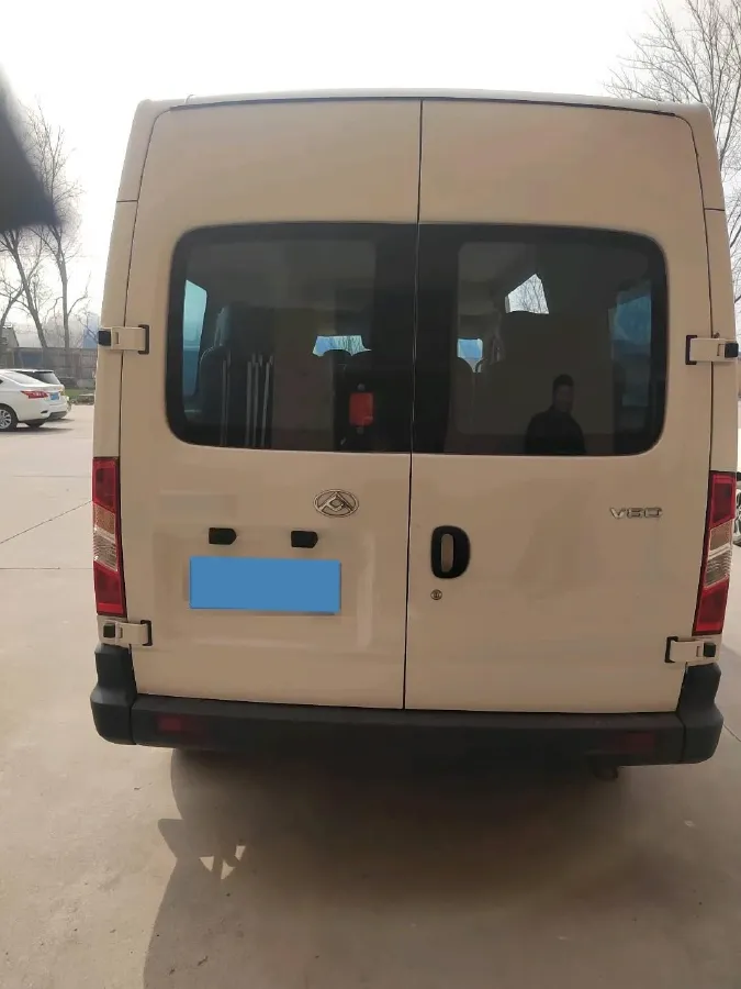 2019 MAXUS XinTu V80 2.5T 136HP L4 6MT,autocango,china used car exporter,china ev exporter,chinese used car exporter,chinese used ev exporter