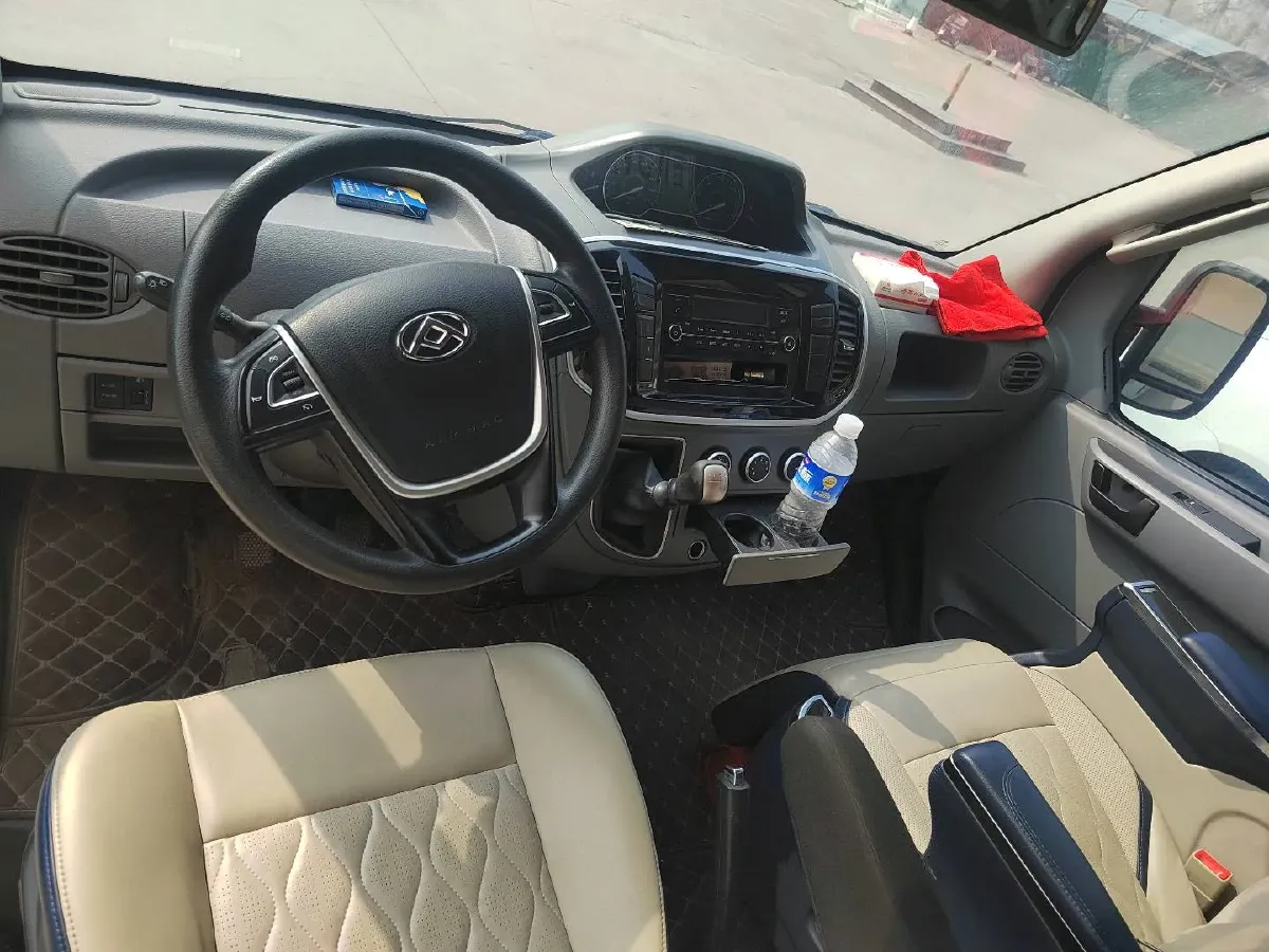 2019 MAXUS XinTu V80 2.5T 136HP L4 6MT,autocango,china used car exporter,china ev exporter,chinese used car exporter,chinese used ev exporter