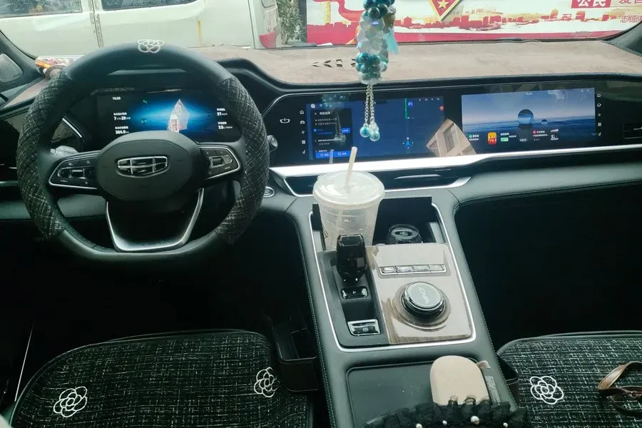 2025 Geely Monjaro 2.0T 238HP L4 8AT,autocango,china used car exporter,china ev exporter,chinese used car exporter,chinese used ev exporter