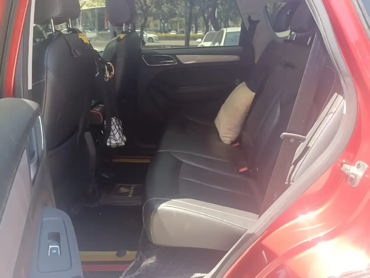 2020 Roewe i6 1.5T 169HP L4 7DCT,autocango,china used car exporter,china ev exporter,chinese used car exporter,chinese used ev exporter