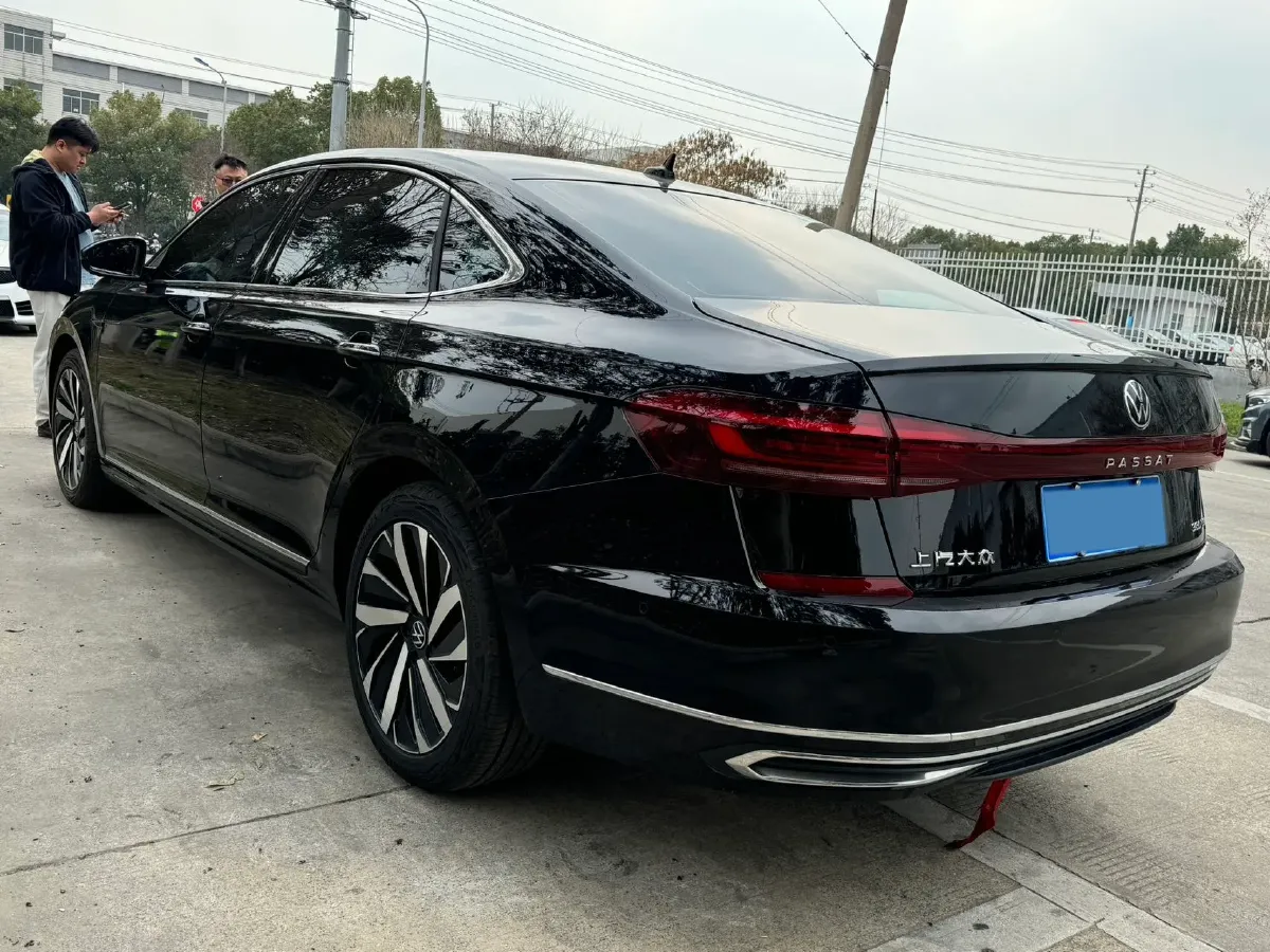 2025 Volkswagen Passat 2.0T 220HP L4 7DCT,autocango,china used car exporter,china ev exporter,chinese used car exporter,chinese used ev exporter