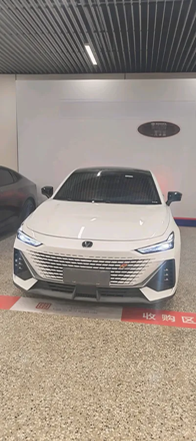 2022 ChangAn UNI-V 1.5T 188HP L4 7DCT,autocango,china used car exporter,china ev exporter,chinese used car exporter,chinese used ev exporter