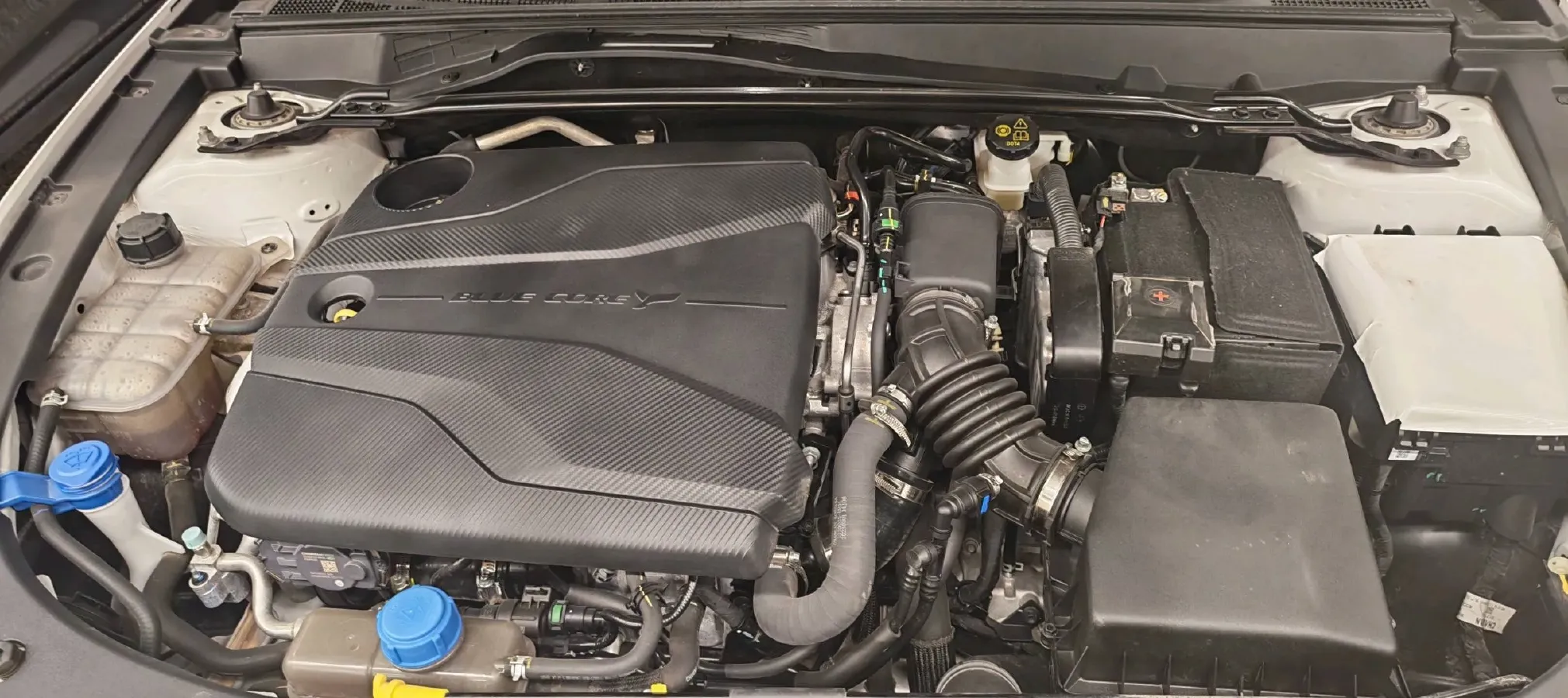 2022 ChangAn UNI-V 1.5T 188HP L4 7DCT,autocango,china used car exporter,china ev exporter,chinese used car exporter,chinese used ev exporter