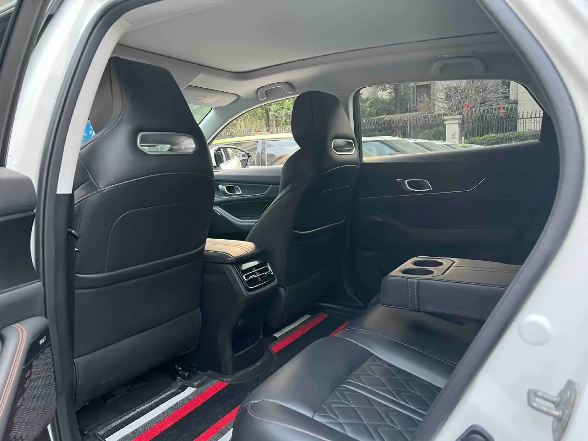 2021 ChangAn UNI-K 2.0T 233HP L4 8AT,autocango,china used car exporter,china ev exporter,chinese used car exporter,chinese used ev exporter