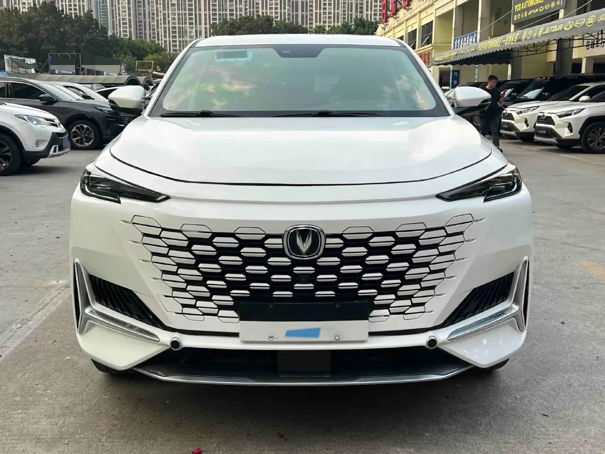 2021 ChangAn UNI-K 2.0T 233HP L4 8AT,autocango,china used car exporter,china ev exporter,chinese used car exporter,chinese used ev exporter