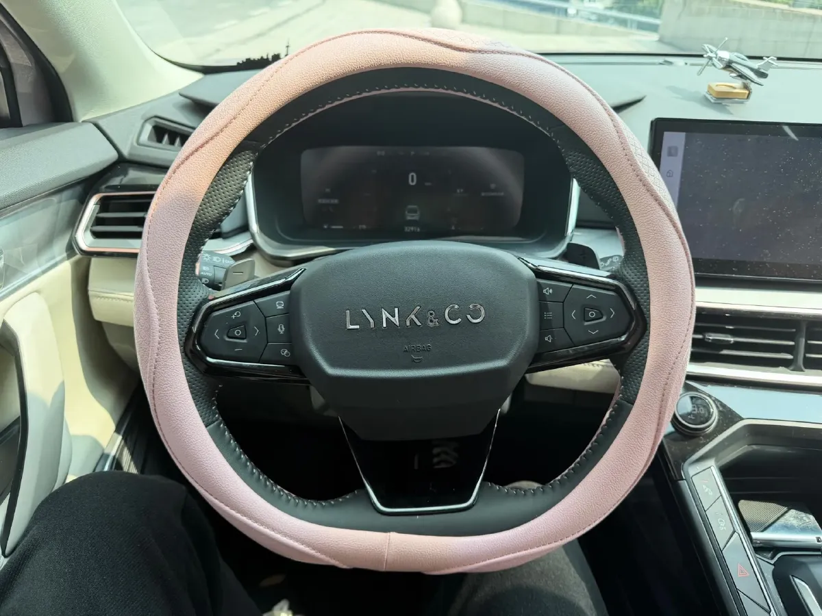 2023 LYNK&CO 06 1.5T 181HP L4 7DCT,autocango,china used car exporter,china ev exporter,chinese used car exporter,chinese used ev exporter