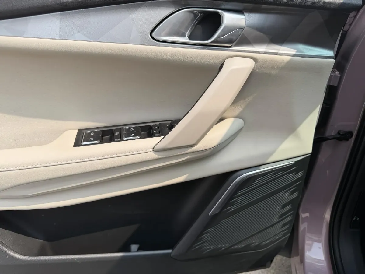 2023 LYNK&CO 06 1.5T 181HP L4 7DCT,autocango,china used car exporter,china ev exporter,chinese used car exporter,chinese used ev exporter