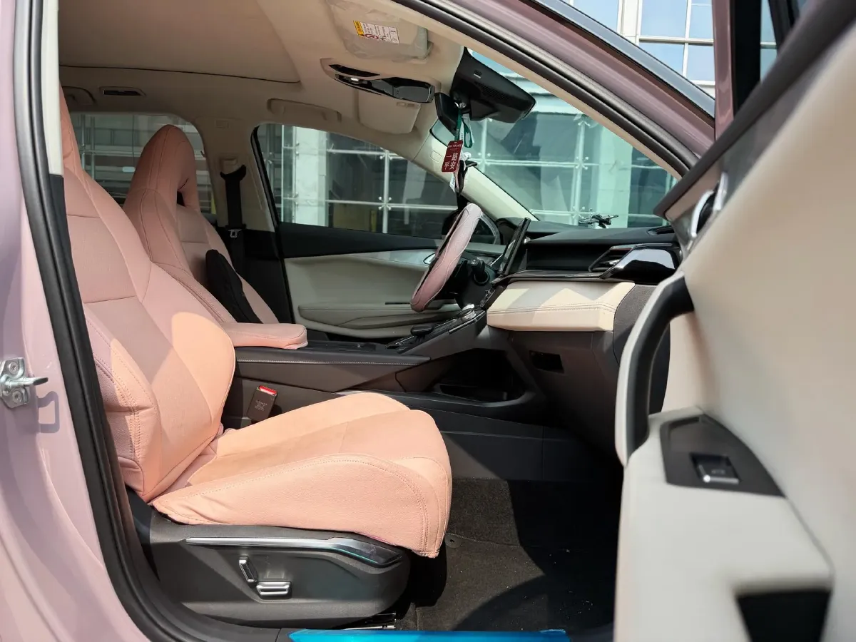 2023 LYNK&CO 06 1.5T 181HP L4 7DCT,autocango,china used car exporter,china ev exporter,chinese used car exporter,chinese used ev exporter