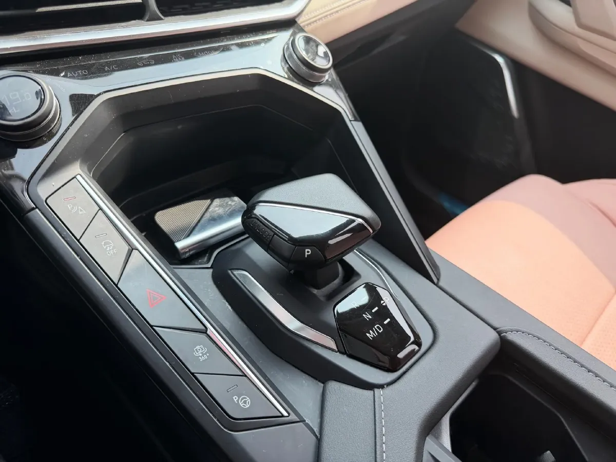 2023 LYNK&CO 06 1.5T 181HP L4 7DCT,autocango,china used car exporter,china ev exporter,chinese used car exporter,chinese used ev exporter