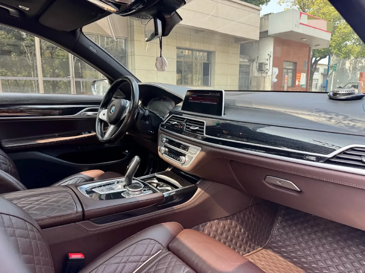 2021 BMW 7 Series 3.0T 340HP L6 8AT,autocango,china used car exporter,china ev exporter,chinese used car exporter,chinese used ev exporter