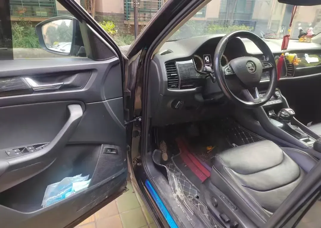 2018 Skoda Kodiak 2.0T 186HP L4 7DCT,autocango,china used car exporter,china ev exporter,chinese used car exporter,chinese used ev exporter