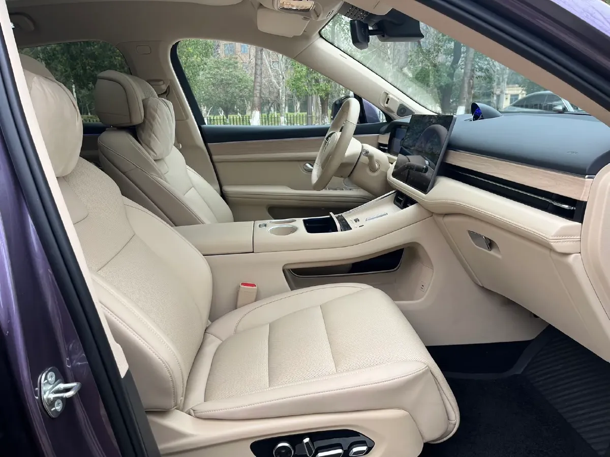 2025 AITO AITO M5 1.5T 152HP L4 REEV 42KWH,autocango,china used car exporter,china ev exporter,chinese used car exporter,chinese used ev exporter