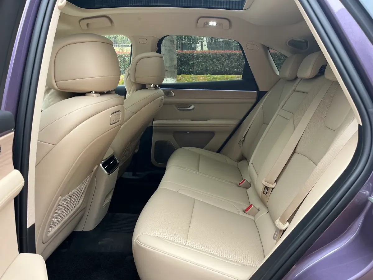 2025 AITO AITO M5 1.5T 152HP L4 REEV 42KWH,autocango,china used car exporter,china ev exporter,chinese used car exporter,chinese used ev exporter