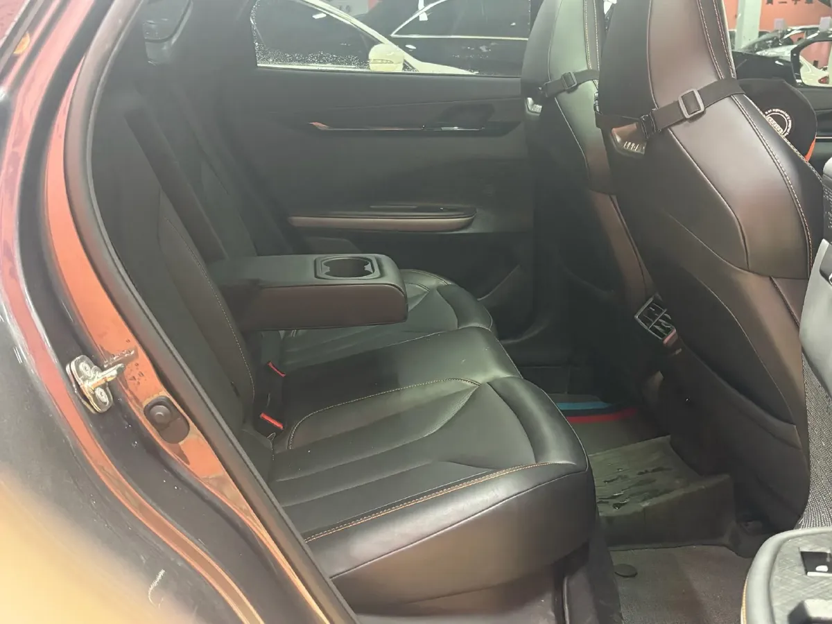 2023 ChangAn UNI-V 1.5T 188HP L4 7DCT,autocango,china used car exporter,china ev exporter,chinese used car exporter,chinese used ev exporter