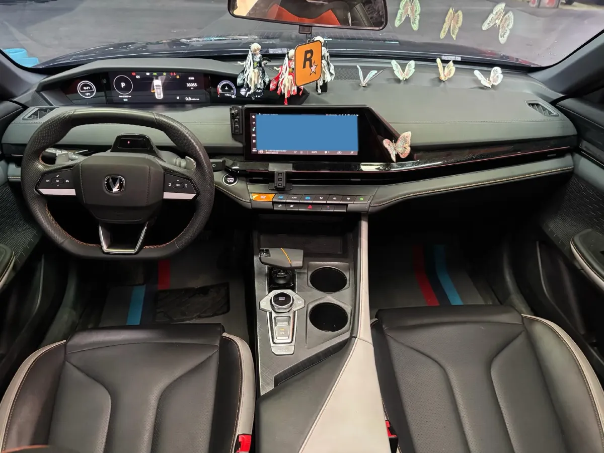 2023 ChangAn UNI-V 1.5T 188HP L4 7DCT,autocango,china used car exporter,china ev exporter,chinese used car exporter,chinese used ev exporter