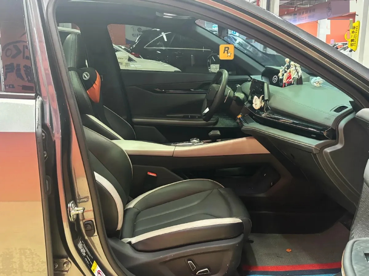 2023 ChangAn UNI-V 1.5T 188HP L4 7DCT,autocango,china used car exporter,china ev exporter,chinese used car exporter,chinese used ev exporter