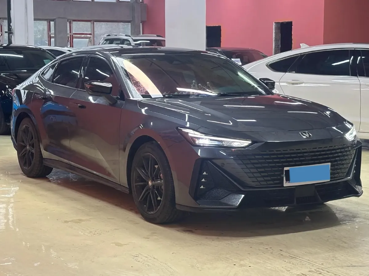 2023 ChangAn UNI-V 1.5T 188HP L4 7DCT,autocango,china used car exporter,china ev exporter,chinese used car exporter,chinese used ev exporter