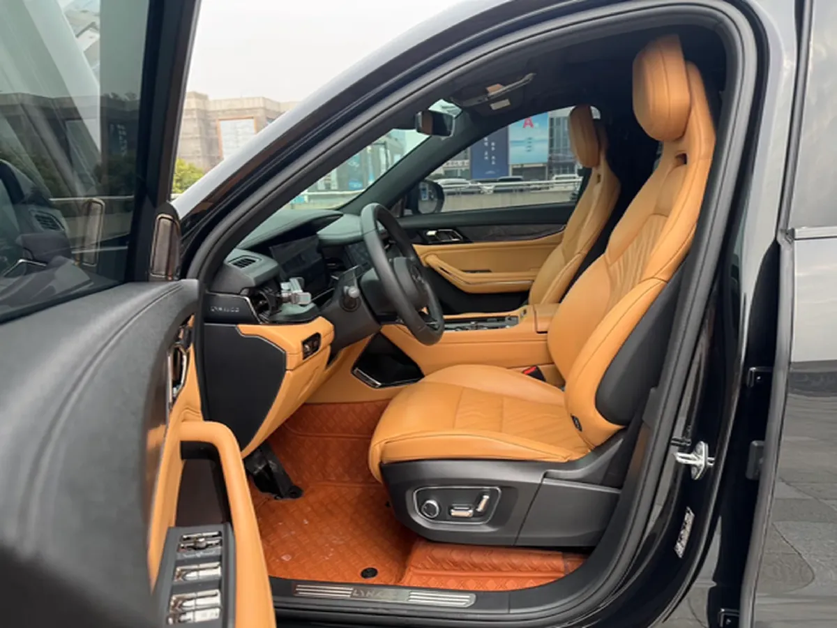 2021 Kia Carnival 2.0T 233HP L4 8AT,autocango,china used car exporter,china ev exporter,chinese used car exporter,chinese used ev exporter