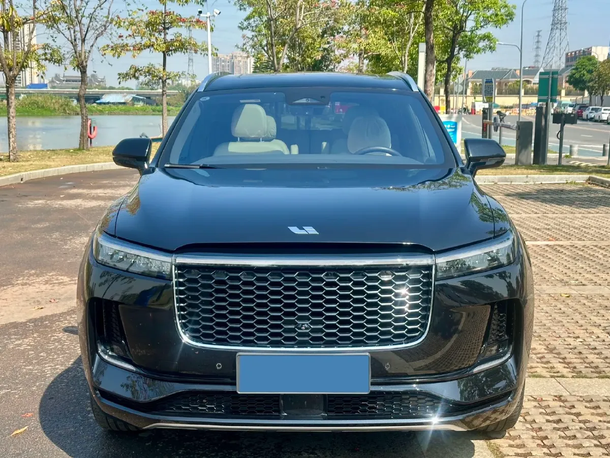 2021 Li ONE Range Extended 131HP REEV 40.5KWH,autocango,china used car exporter,china ev exporter,chinese used car exporter,chinese used ev exporter