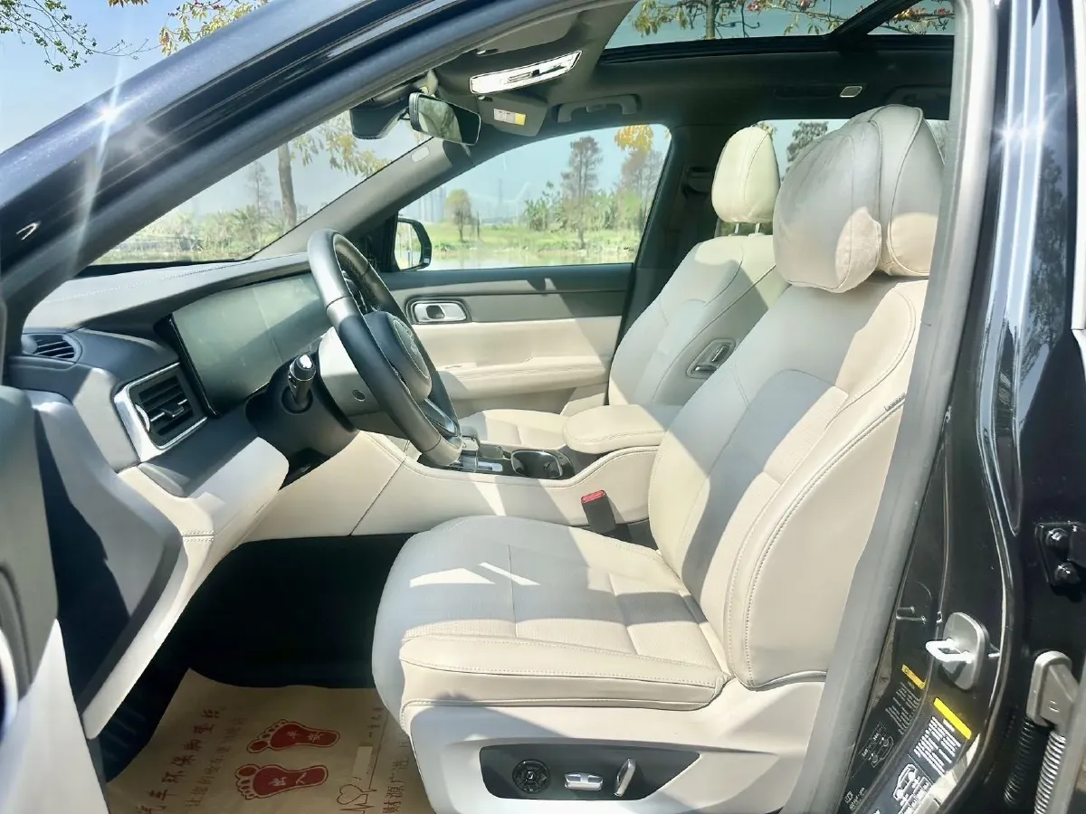 2021 Li ONE Range Extended 131HP REEV 40.5KWH,autocango,china used car exporter,china ev exporter,chinese used car exporter,chinese used ev exporter