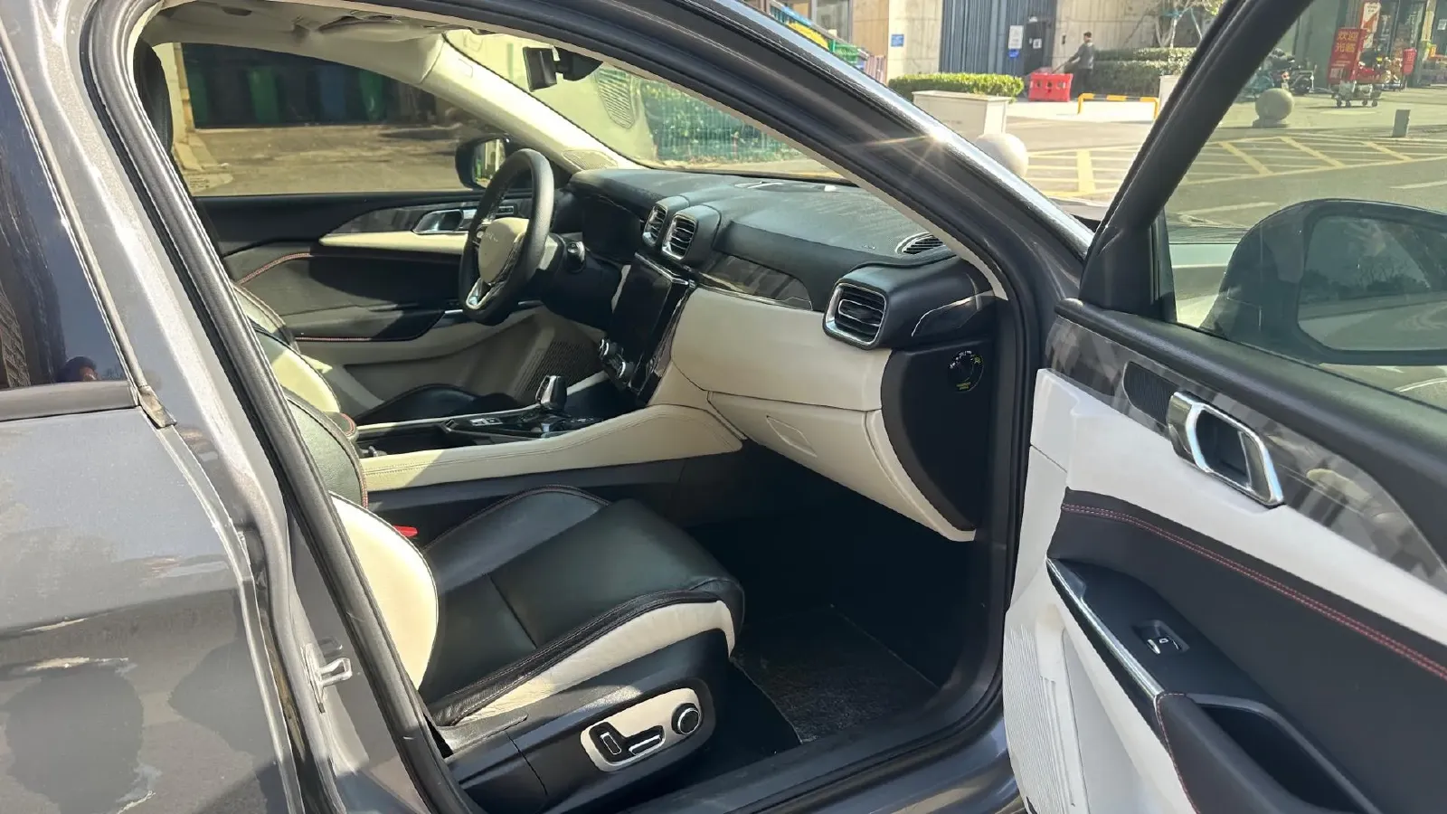 2018 Toyota C-HR 2.0L 171HP L4 CVT,autocango,china used car exporter,china ev exporter,chinese used car exporter,chinese used ev exporter