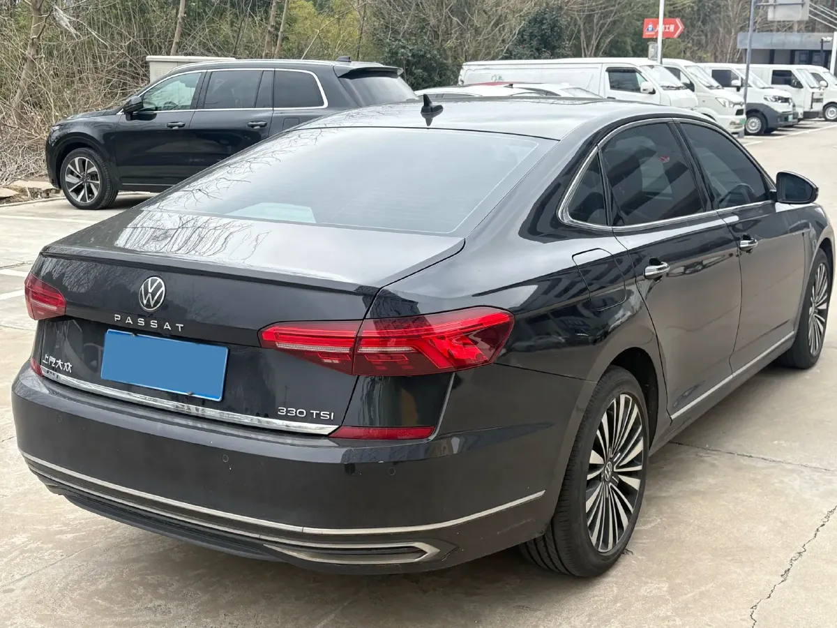 2021 Volkswagen Passat 2.0T 186HP L4 7DCT,autocango,china used car exporter,china ev exporter,chinese used car exporter,chinese used ev exporter