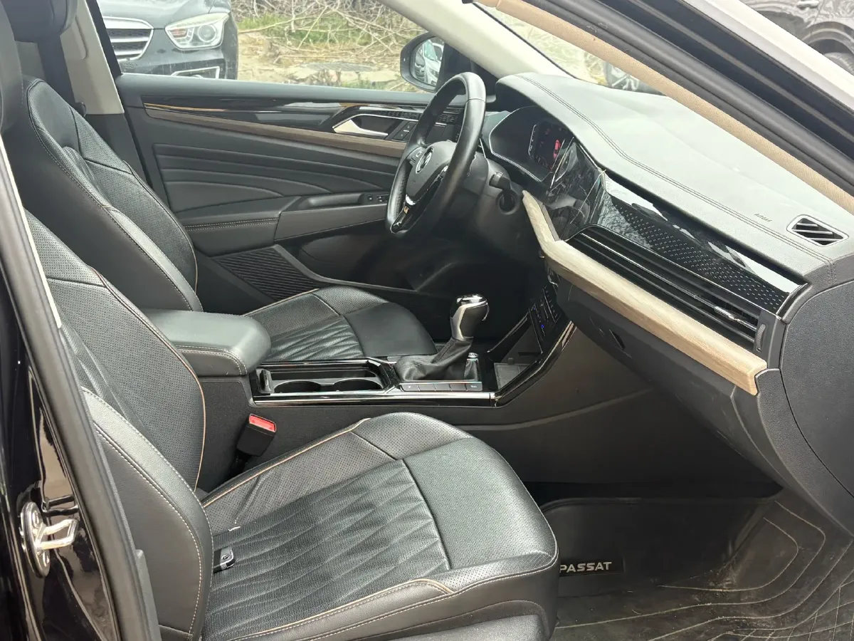 2021 Volkswagen Passat 2.0T 186HP L4 7DCT,autocango,china used car exporter,china ev exporter,chinese used car exporter,chinese used ev exporter