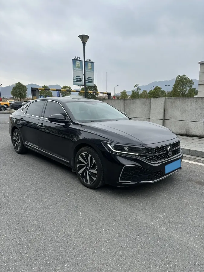 2021 Volkswagen Passat 2.0T 186HP L4 7DCT,autocango,china used car exporter,china ev exporter,chinese used car exporter,chinese used ev exporter