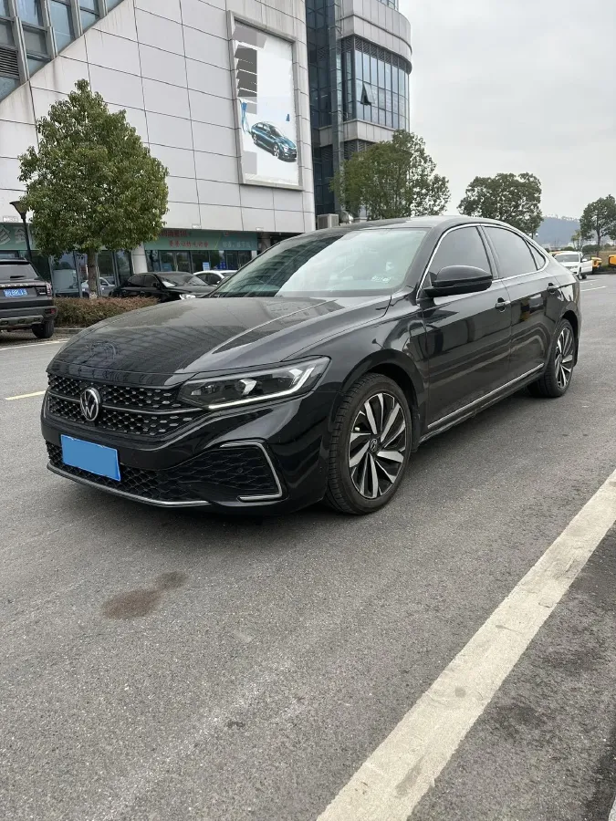 2021 Volkswagen Passat 2.0T 186HP L4 7DCT,autocango,china used car exporter,china ev exporter,chinese used car exporter,chinese used ev exporter