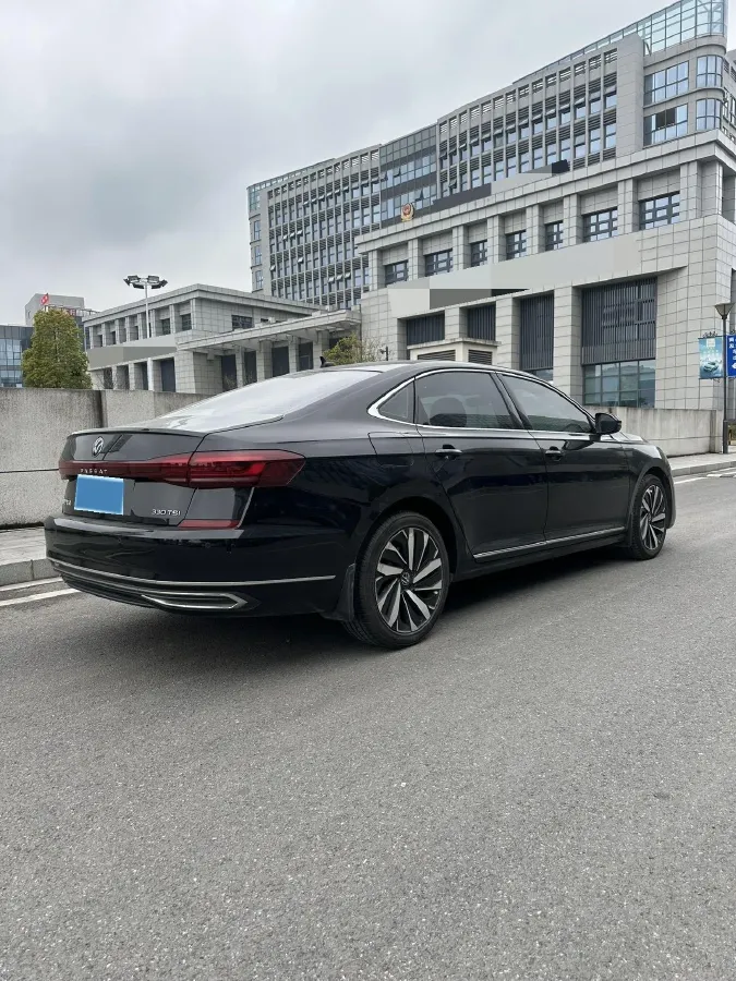 2021 Volkswagen Passat 2.0T 186HP L4 7DCT,autocango,china used car exporter,china ev exporter,chinese used car exporter,chinese used ev exporter