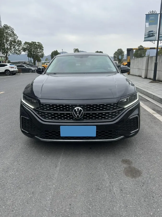 2021 Volkswagen Passat 2.0T 186HP L4 7DCT,autocango,china used car exporter,china ev exporter,chinese used car exporter,chinese used ev exporter