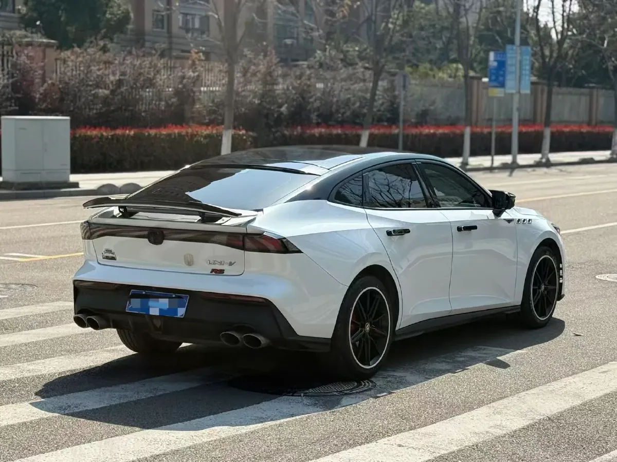 2022 ChangAn UNI-V 1.5T 188HP L4 7DCT,autocango,china used car exporter,china ev exporter,chinese used car exporter,chinese used ev exporter