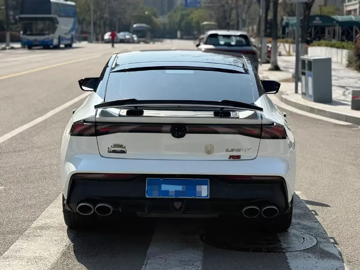 2022 ChangAn UNI-V 1.5T 188HP L4 7DCT,autocango,china used car exporter,china ev exporter,chinese used car exporter,chinese used ev exporter