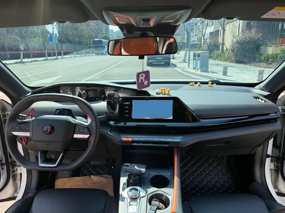 2022 ChangAn UNI-V 1.5T 188HP L4 7DCT,autocango,china used car exporter,china ev exporter,chinese used car exporter,chinese used ev exporter