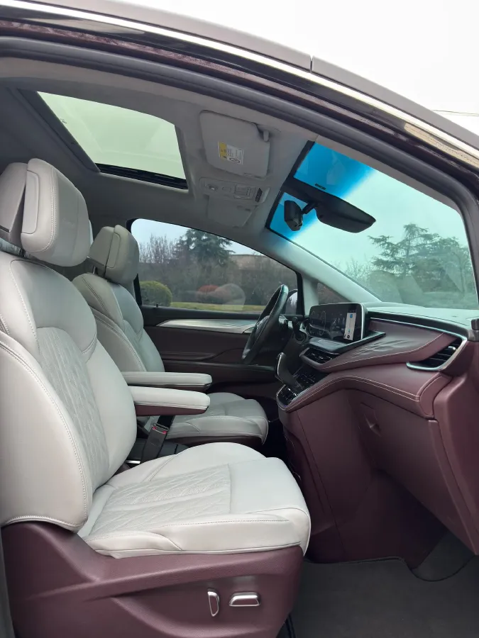 2022 Buick GL8 2.0T 237HP L4 9AT,autocango,china used car exporter,china ev exporter,chinese used car exporter,chinese used ev exporter