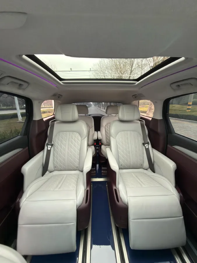 2022 Buick GL8 2.0T 237HP L4 9AT,autocango,china used car exporter,china ev exporter,chinese used car exporter,chinese used ev exporter