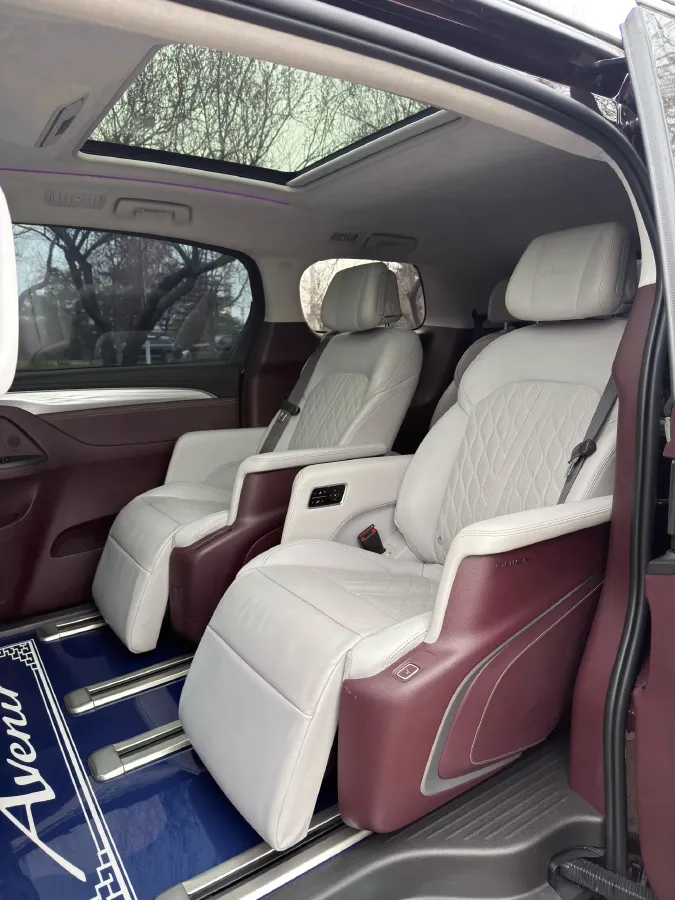 2022 Buick GL8 2.0T 237HP L4 9AT,autocango,china used car exporter,china ev exporter,chinese used car exporter,chinese used ev exporter