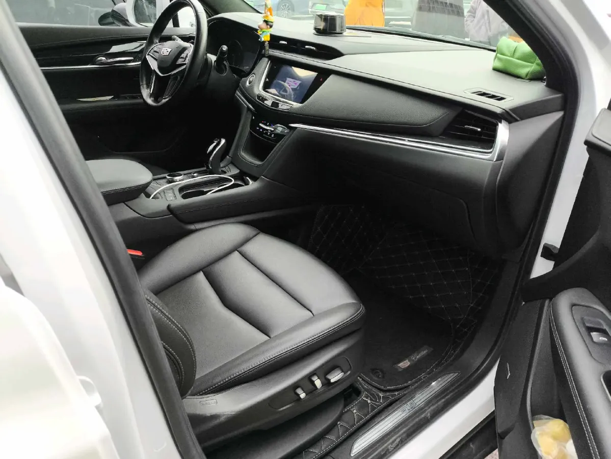 2022 Cadillac XT5 2.0T 237HP L4 9AT,autocango,china used car exporter,china ev exporter,chinese used car exporter,chinese used ev exporter