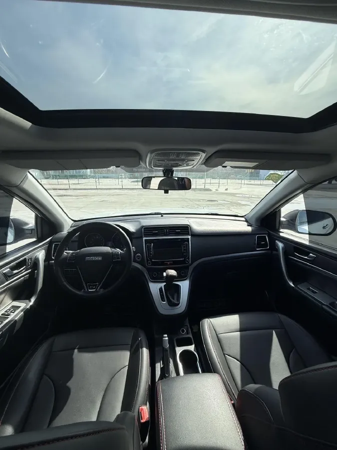 2018 Haval M6 1.5T 150HP L4 7DCT,autocango,china used car exporter,china ev exporter,chinese used car exporter,chinese used ev exporter