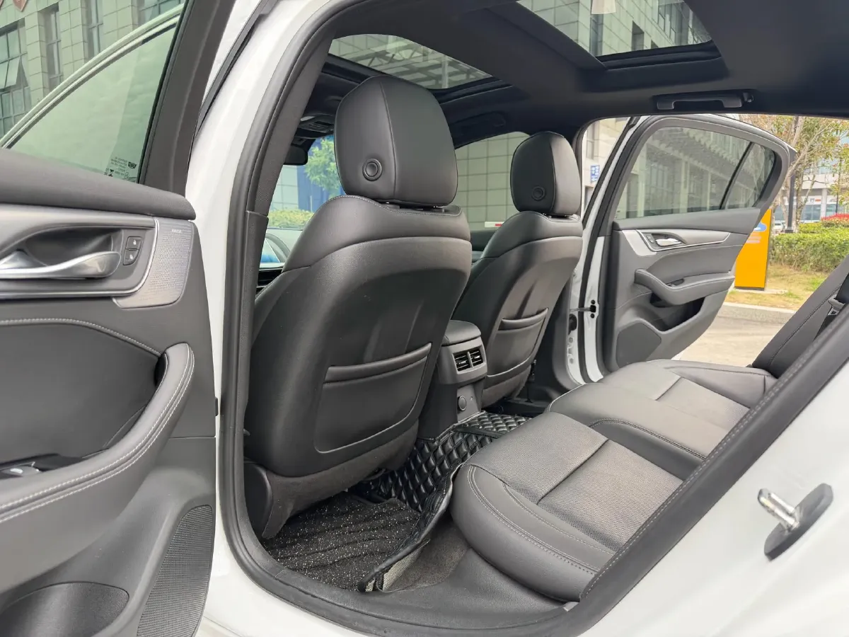 2023 Cadillac CT5 2.0T 237HP L4 10AT,autocango,china used car exporter,china ev exporter,chinese used car exporter,chinese used ev exporter